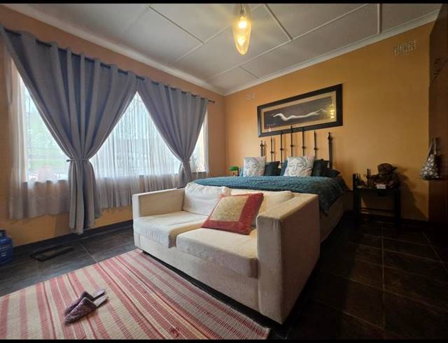 4 BEDROOM HOUSE FOR SALE IN FLORENTIA